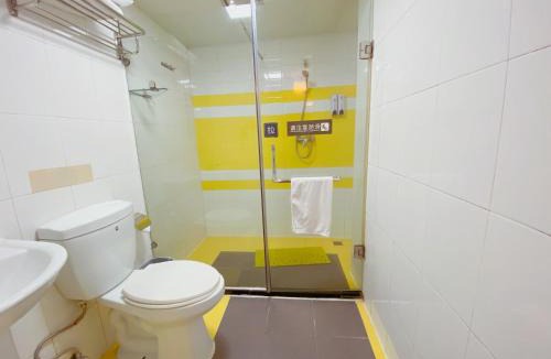 Dongmen Hotel | 7Days Inn Shenzhen Guomao Metro Station