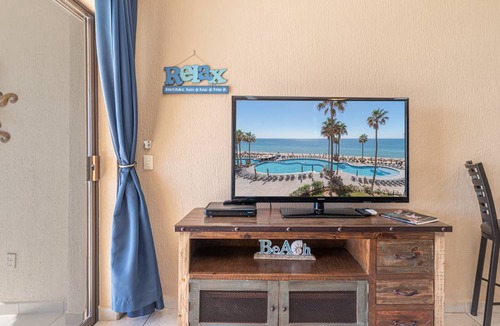 Sandy Beach Condo | 81 m² Condo ∙ 1 bedroom ∙ 4 guests
