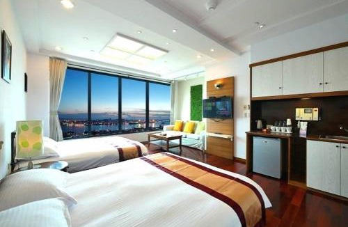 Kaohsiung City Centre House | 85 Season
