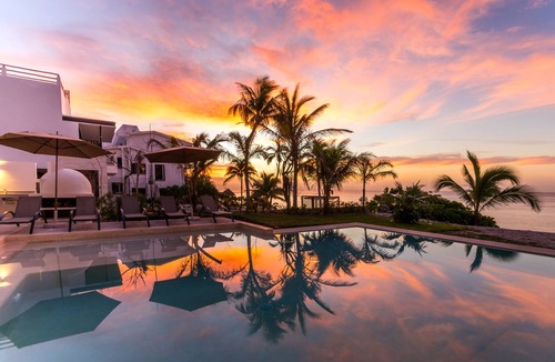 Akumal Villa | 8BR Beachfront Boutique Villa - Chef, Pool, Full Staff - Family/Intimate Groups