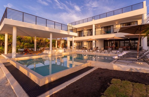 Akumal Villa | 8BR Beachfront Boutique Villa - Chef, Pool, Full Staff - Family/Intimate Groups