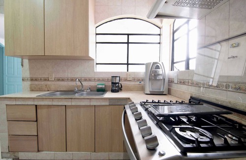 Hipodromo House | 8BR House with Patio · 18 Guests · Condesa