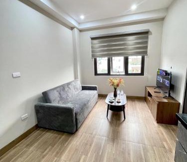 Long Bien House | 90 Hoàng Như Tiếp