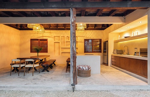 La Veleta Villa | 9BR Villa | Sleeps 24 | Private Pool + Rooftop | Concierge & Breakfast Included