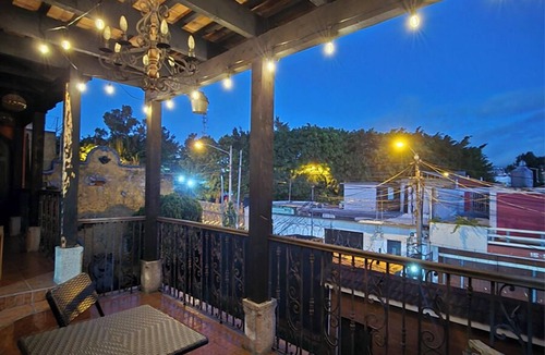 Zona 13 Bed & Breakfast | A 3 minutos del Aeropuerto