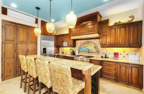 Nopolo House | A breathtaking custom home with a private pool 5.5 ft deep and Ocean View