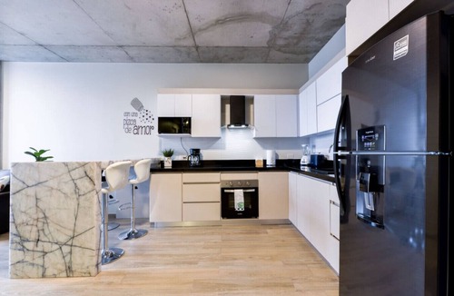 Monterrey Centro Apartment | ¡A pasos de Fundidora! 6 huéspedes + Gym + Alberca