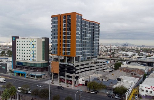 Monterrey Apartment | ¡A pasos de Fundidora! Wifi + Cajón | 6ppl 2BR2br