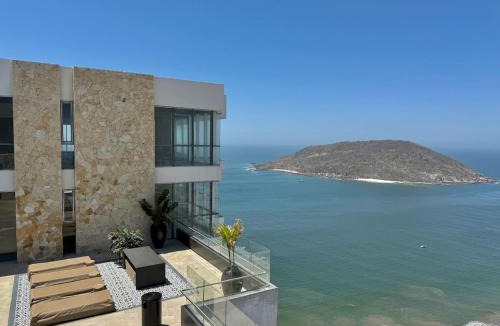 Zona Dorada Apartment | A Pie de Playa, Con Hermosas Vistas al Oceano