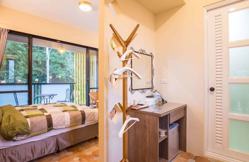 Xitou House | A walk in the mist