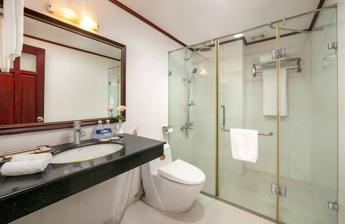 Nhat Tan Hotel | A25 Premium Hotel - 705 Lac Long Quan