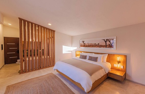 La Paz Hotel | Abasolo ClubHouse