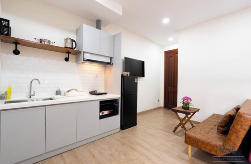 Tan Binh Apartment | Airport Balcony Apartment - Pet-Friendly Studio