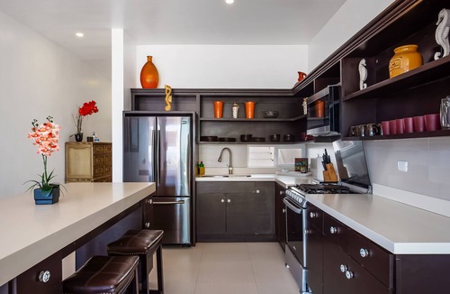 La Paloma Villa | Airy, beach-view dog-friendly villa with patio, outdoor pool, streaming, AC