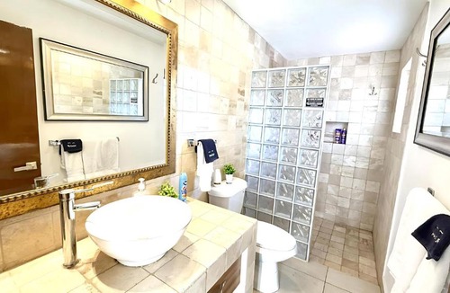 San Antonio Tlayacapan House | Ajijic Modern 1 King Bedroom Unit-Best Summer Rates -Bikes-Gym-Pickleball Court