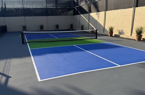 San Antonio Tlayacapan House | Ajijic Modern 2 Bedroom -Salt Pool -Bikes - Patio -Gym -Pickleball Court - BBQ