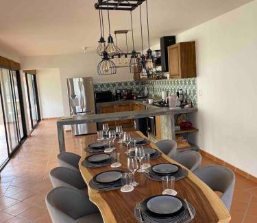 Tequisquiapan House | Alberca, Jardín y Asador - Escapada en Tequis y Peña
