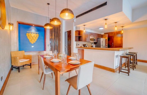 Downtown House | Aldea Thai Tropical Oasis Steps to the Beach