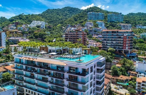Romantic Zone Condo | AlilaHolidays - PIER 57 - 710 - 2BR Amazing & Luxurious Penthouse