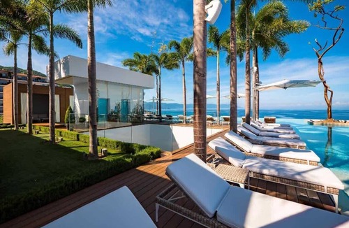 Romantic Zone Condo | AlilaHolidays - PIER 57 - 710 - 2BR Amazing & Luxurious Penthouse