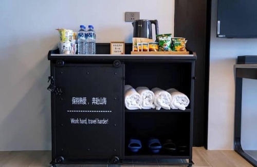 Alishan Apartment | Alishan See You Soon Mountain View Quad Room with Balcony