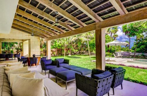 Zona Hotelera Villa | All Inclusive beachfront Villa in Tulum beach