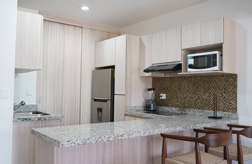 Cerritos Apartment | Almarena