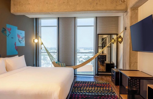 Los Gavilanes Hotel | Aloft by Marriott Guadalajara Sur