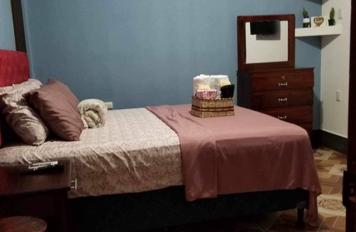 San Benito House | Alojamiento en san Benito peten con AC a 8 minutos de la isla de plores