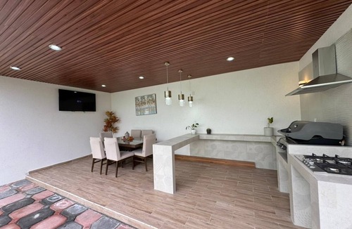 Pachuca House | Altavista House