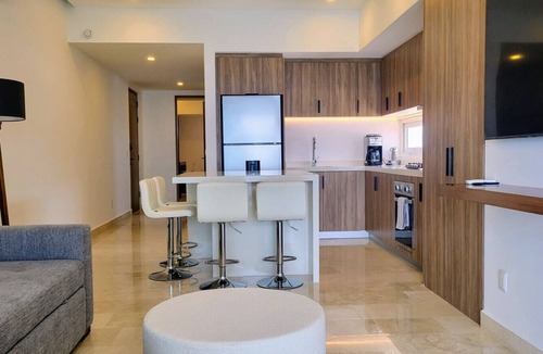 Las Glorias Apartment | Amazing Beachfront 1BR/2Bath Breakfast