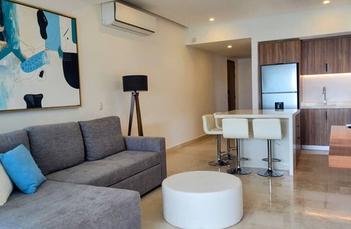 Las Glorias Apartment | Amazing Beachfront 1BR/2Bath Breakfast