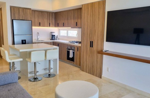 Las Glorias Apartment | Amazing Beachfront 1BR/2Bath Breakfast