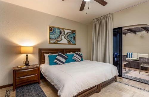 Centro House | Amazing Condo Overlooking Cabo Marina Pool Access