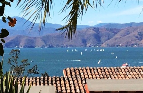 Valle de Bravo House | Amazing house in the magical town of Valle de Bravo overlooking the lake
