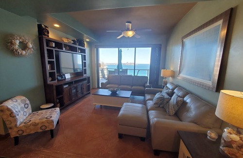 Puerto Penasco Condo | AMAZING Ocean Front Condo~ with 2 KING Bedrooms & Bonus Bunkroom! sleeps up to 7