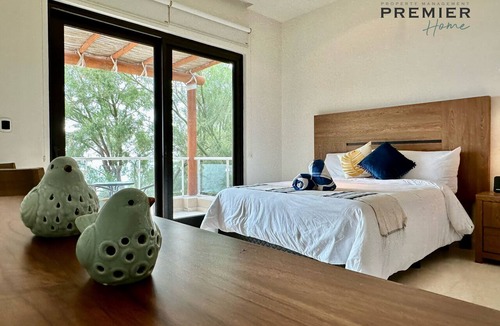 La Paz Apartment | Amazing Oceanview Suite with Beach Club Access & Golf Cart