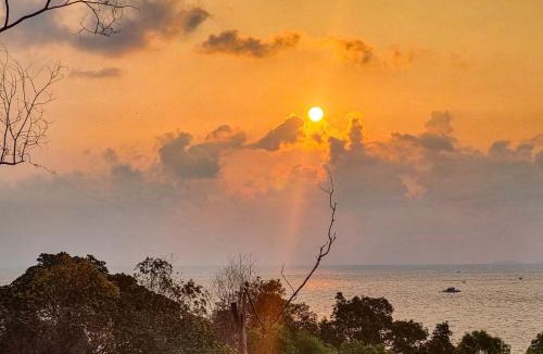 Ham Ninh Ski Chalet | Amazing sunrise over wooden house at the East