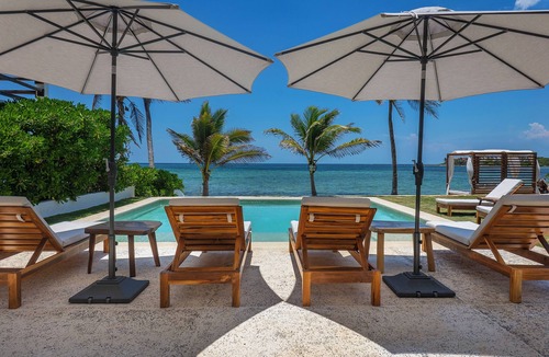 Akumal Villa | Amazing Villa in Akumal heated jacuzzi for 15 people!