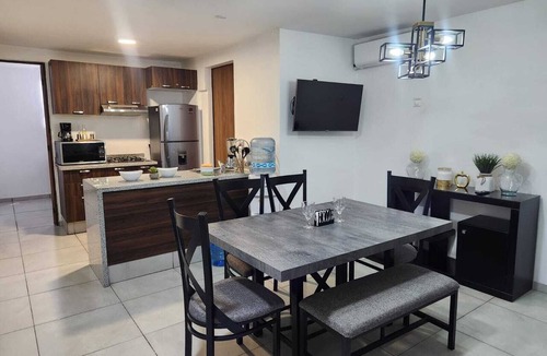 San Juan de Dios Apartment | Amplio depa con alberca, gym, terraza y seguridad.