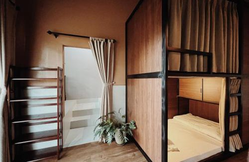 Pleiku House | An Nhiên Farmstay - dormitory with bunk beds