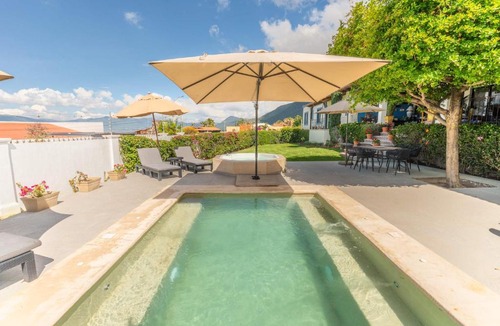 Raquet Club House | ANANA Casa de los Sueños - Villa with Thermal Water and Views