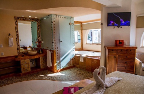 Emiliano Zapata Apartment | Andales Suites 104 (Romantic Zone)