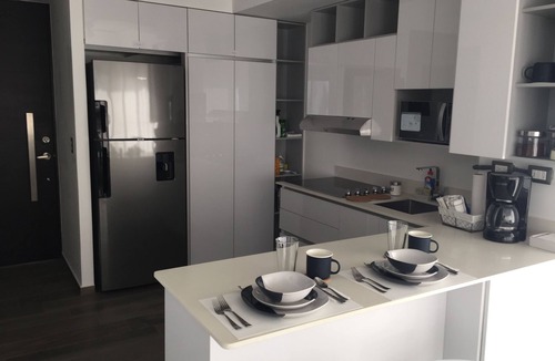 Zona 16 Apartment | Apartamento moderno remodelado limpio área Cayalá/Embajada USA/Explanada/UValle