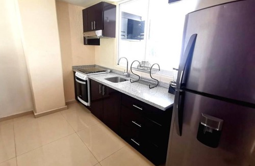 Club Deportivo Apartment | Apartment in Acapulco : Swimming Pool + Parking + A/C