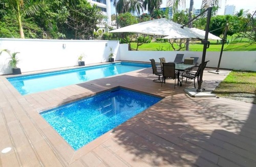 Club Deportivo Apartment | Apartment in Acapulco : Swimming Pool + Parking + A/C
