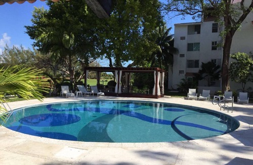 Zona Hotelera Apartment | Apartment with great views of Cancun.