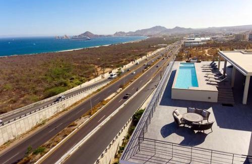 Los Cabos Apartment | Arch View Luxury Condo with Heated Rooftop Pool and Jacuzzi