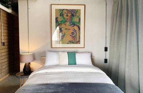 Americana Hotel | Argentine Room 323