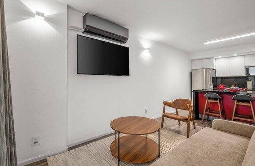 Colonia Cuauhtemoc Apartment | Armonik suites By Casanevo - Master King Bed Suite